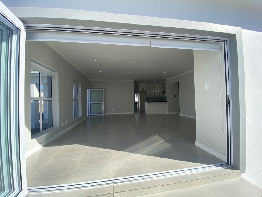 3 Bedroom Property for Sale in Yzerfontein Western Cape